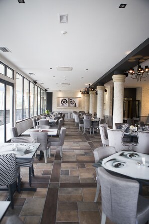 Breakfast, lunch and dinner served  - Hotel Slatina (Vrnjacka Banja)
