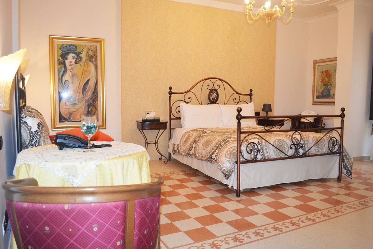 1 bedroom, minibar, in-room safe, desk