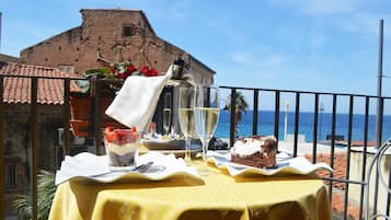 Junior Suite, Sea View | Balkoni