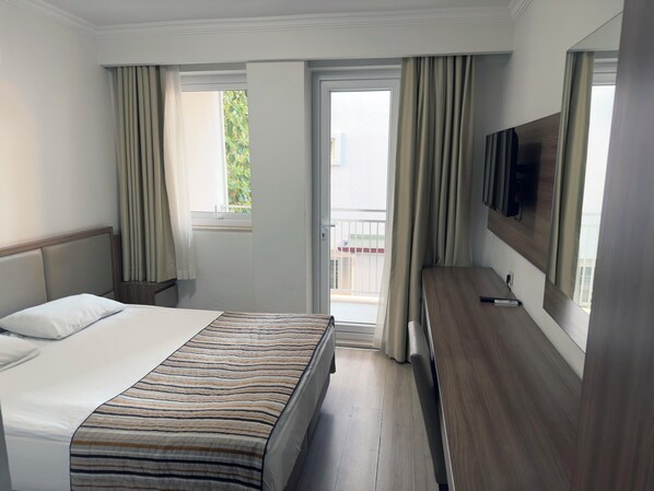 Standard Double or Twin Room, Balcony