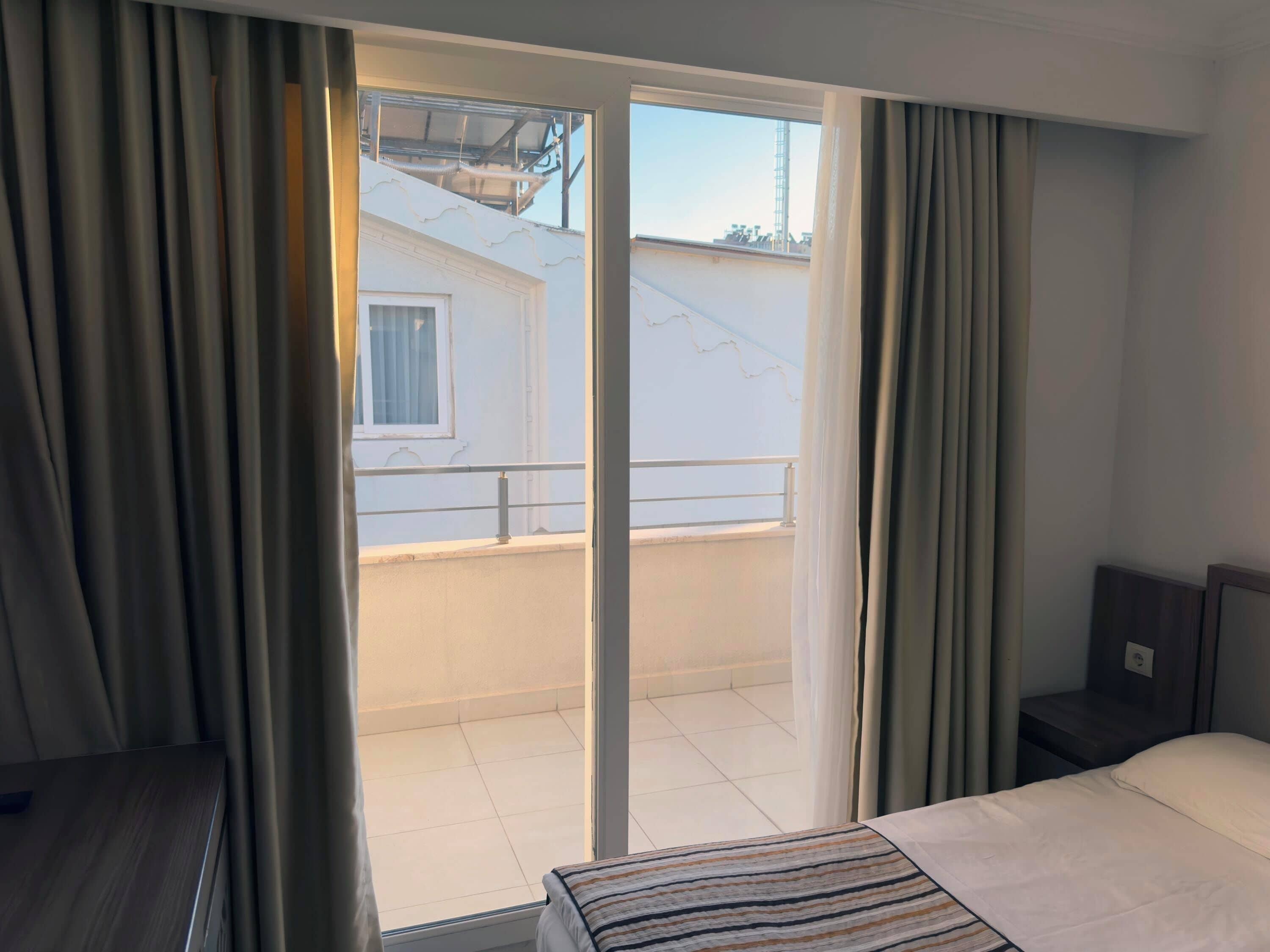 standard double or twin room, balcony | balcony