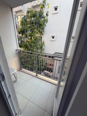 Habitación estándar con 1 cama doble o 2 individuales, balcón | Balcón