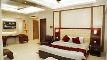 In-room safe, laptop workspace, blackout curtains, soundproofing