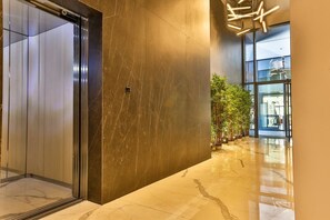 Interior entrance - ROYAL GARDENS Apartments (Budva)