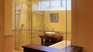 Deluxe Double or Twin Room, Partial Lake View | Bathroom | Separate bathtub and shower, deep-soaking bathtub, free toiletries