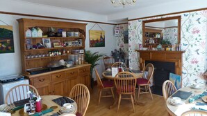 Breakfast area - Alannah House (Berwick-upon-Tweed)