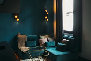 Flat-screen TV - La Rosa by The Streets (Barcelona)