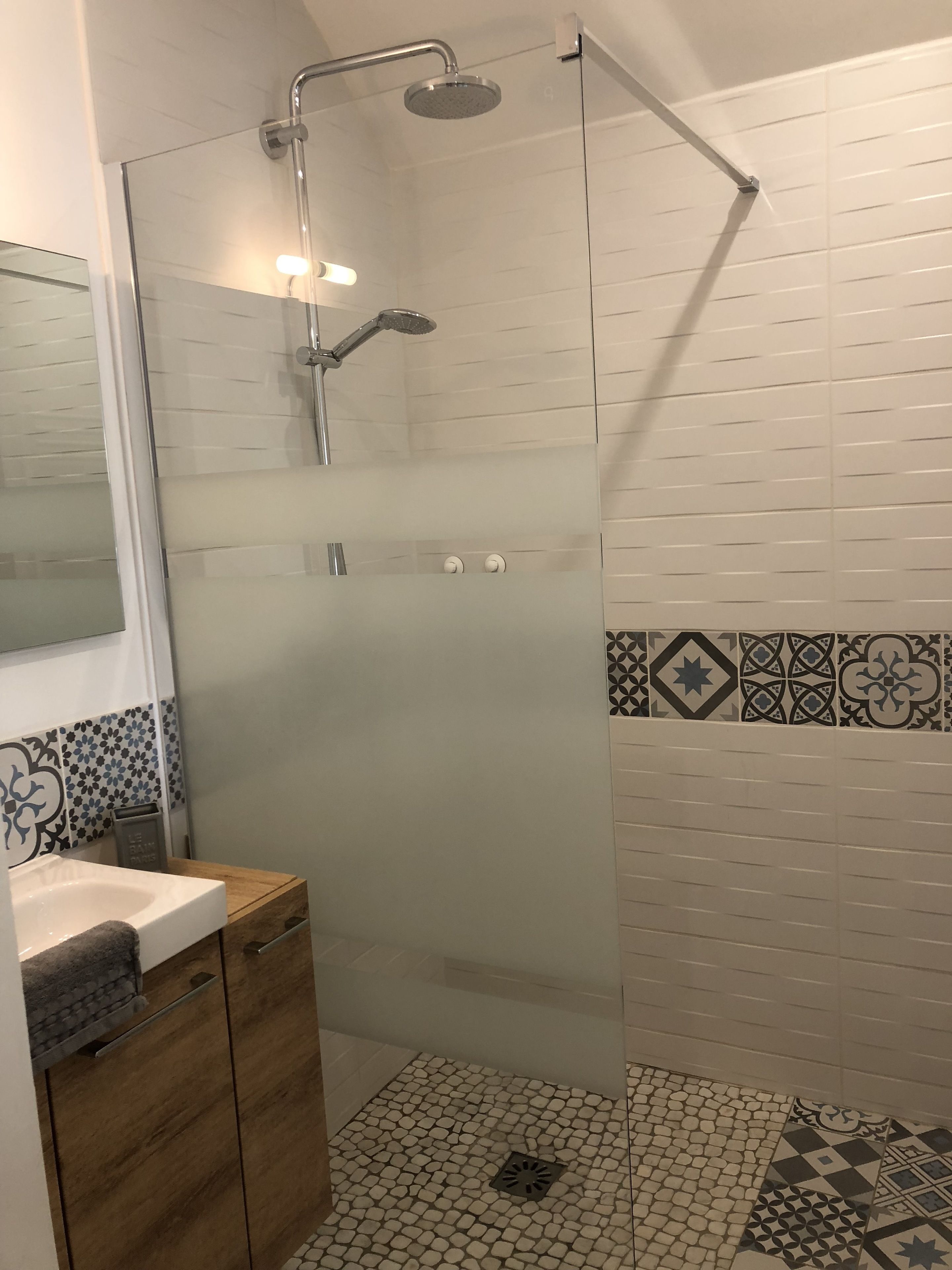 Deluxe Double Room, Balcony | Bathroom shower