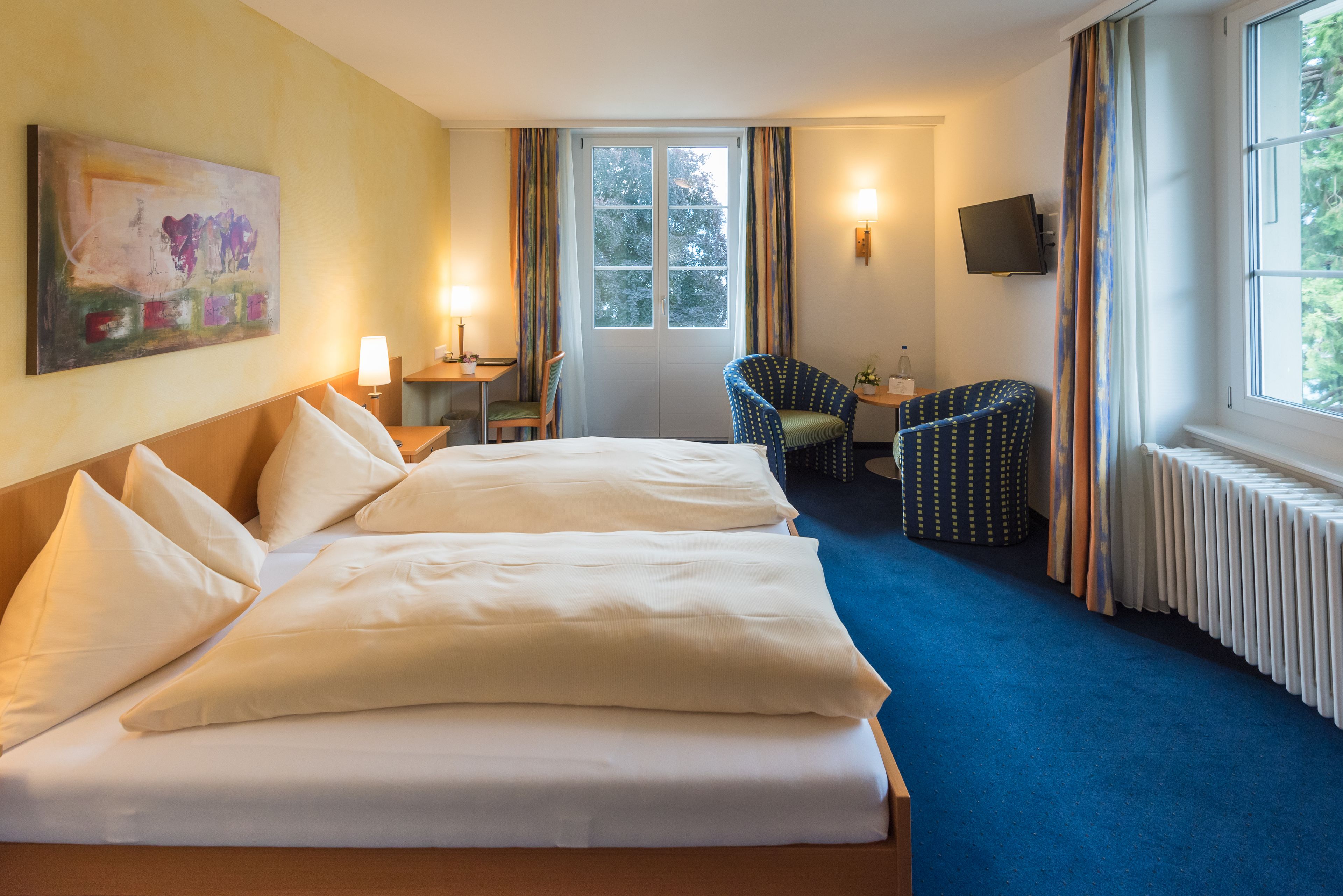 double room, balcony, lake view | in-room safe, desk, free wifi, bed sheets