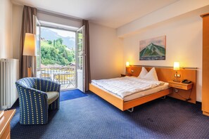Single Room, City View | In-room safe, desk, free WiFi, bed sheets - Parkhotel Gunten - Beach & Spa (Sigriswil)