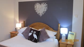 Standard Double Room, Ensuite, Garden View (Bedroom 1 KS)