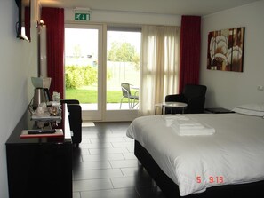 Minibar, lydisolert, wi-fi (inkludert) og sengetøy