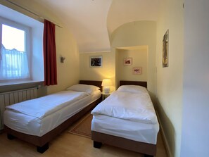 2 bedrooms, WiFi, bed sheets