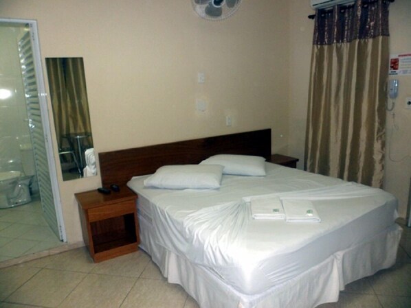 Habitación doble, 1 cama matrimonial, para no fumadores | Wifi gratis