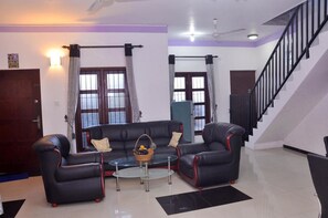 Habitació doble bàsica, 1 llit doble | Sala d'estar