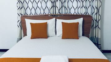 Habitación doble estándar, 1 cama matrimonial | Lavabo en el baño