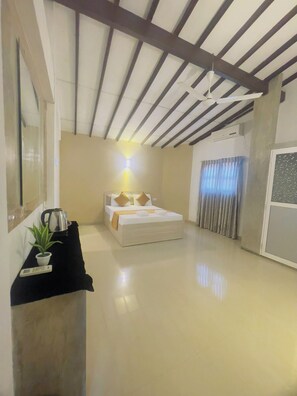 Deluxe Double Room, 1 Double Bed | Soundproofing, free WiFi - Chrish Residence (Negombo)