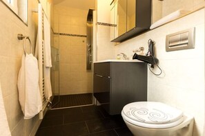 Traditional Chalet, 3 Bedrooms, Non Smoking, Ground Floor (incl. final cleaning fee 95 EUR) | Bathroom shower - Chalet Dattenfeld - In Windeck (Rhein-Sieg-Kreis District) (Windeck)