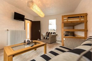 Traditional Chalet, 3 Bedrooms, Non Smoking, Ground Floor (incl. final cleaning fee 95 EUR) | Living area | 45-inch LCD TV with satellite channels, TV