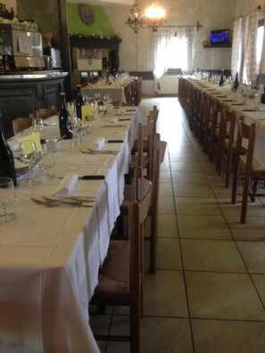Lunch and dinner served - Albergo Ristorante Panoramico (Moio de' Calvi)