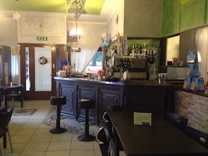 Bar (di hartanah)