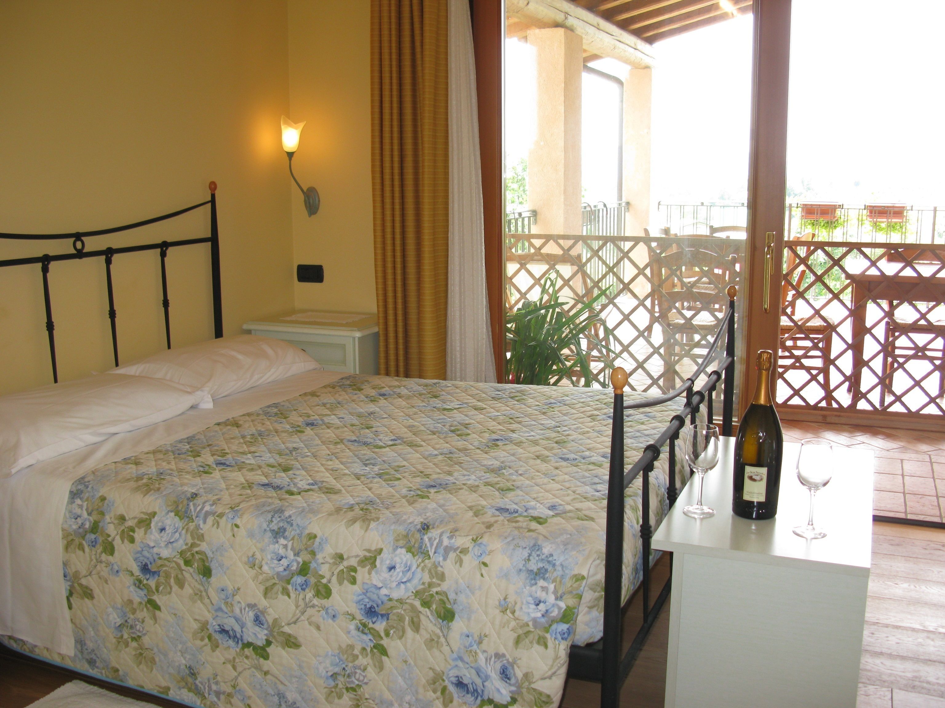 Frette Italian sheets, premium bedding, minibar, desk