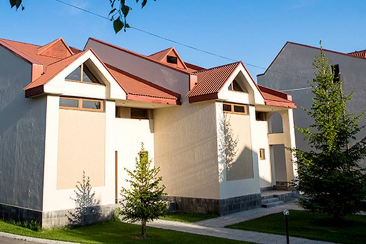 In-room safe, blackout curtains, iron/ironing board, free WiFi