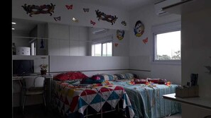Bureau, chambres insonorisées, Wi-Fi gratuit, draps fournis