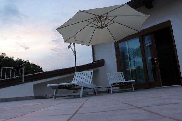 Suíte luxo, para não fumantes | Terraço/pátio
