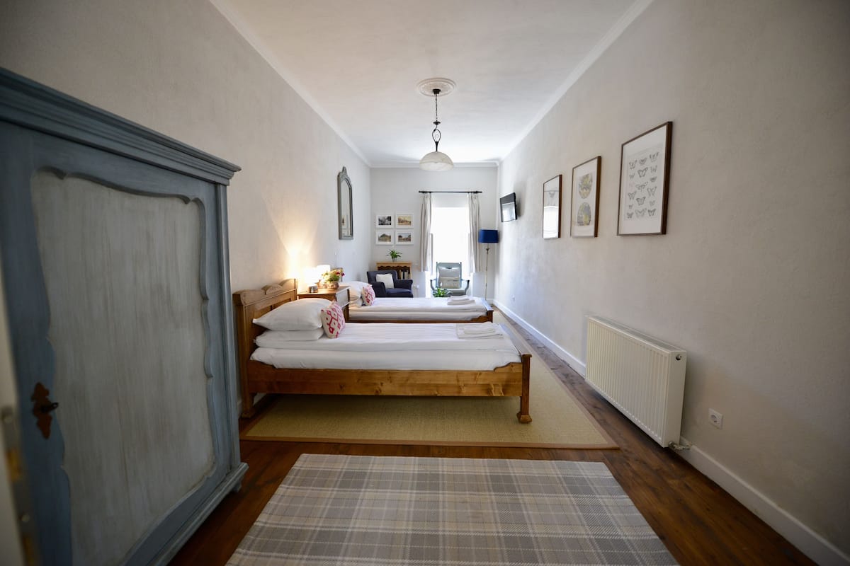 Comfort kamer, 2 eenpersoonsbedden | Lakens van Egyptisch katoen, luxe beddengoed, individueel gedecoreerd