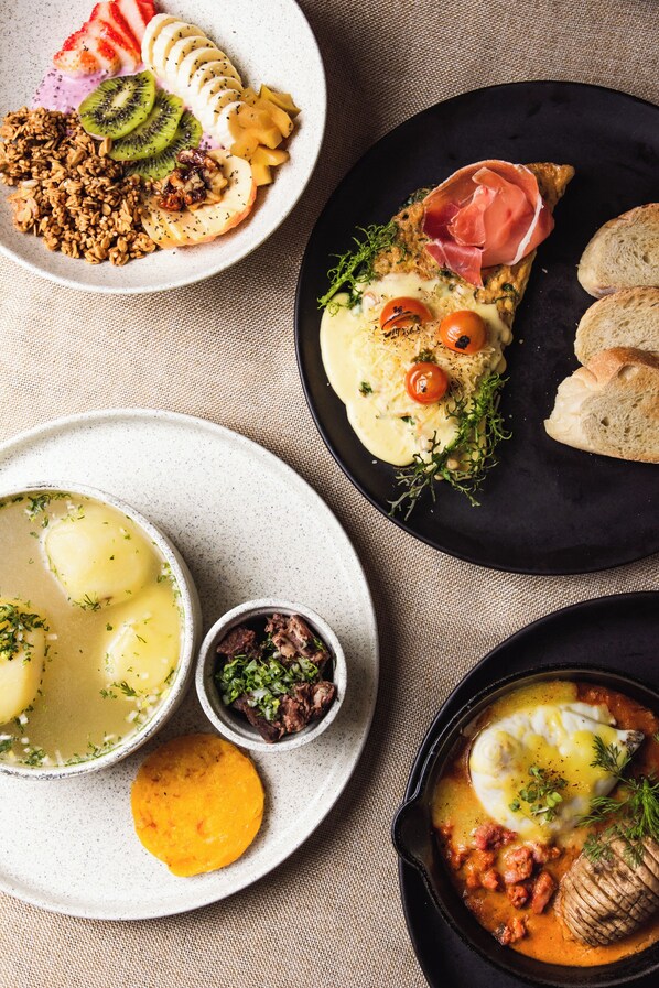 Free daily cooked-to-order breakfast