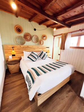 经济双人房 | 特色装修、办公桌、熨斗/熨板、免费 WiFi