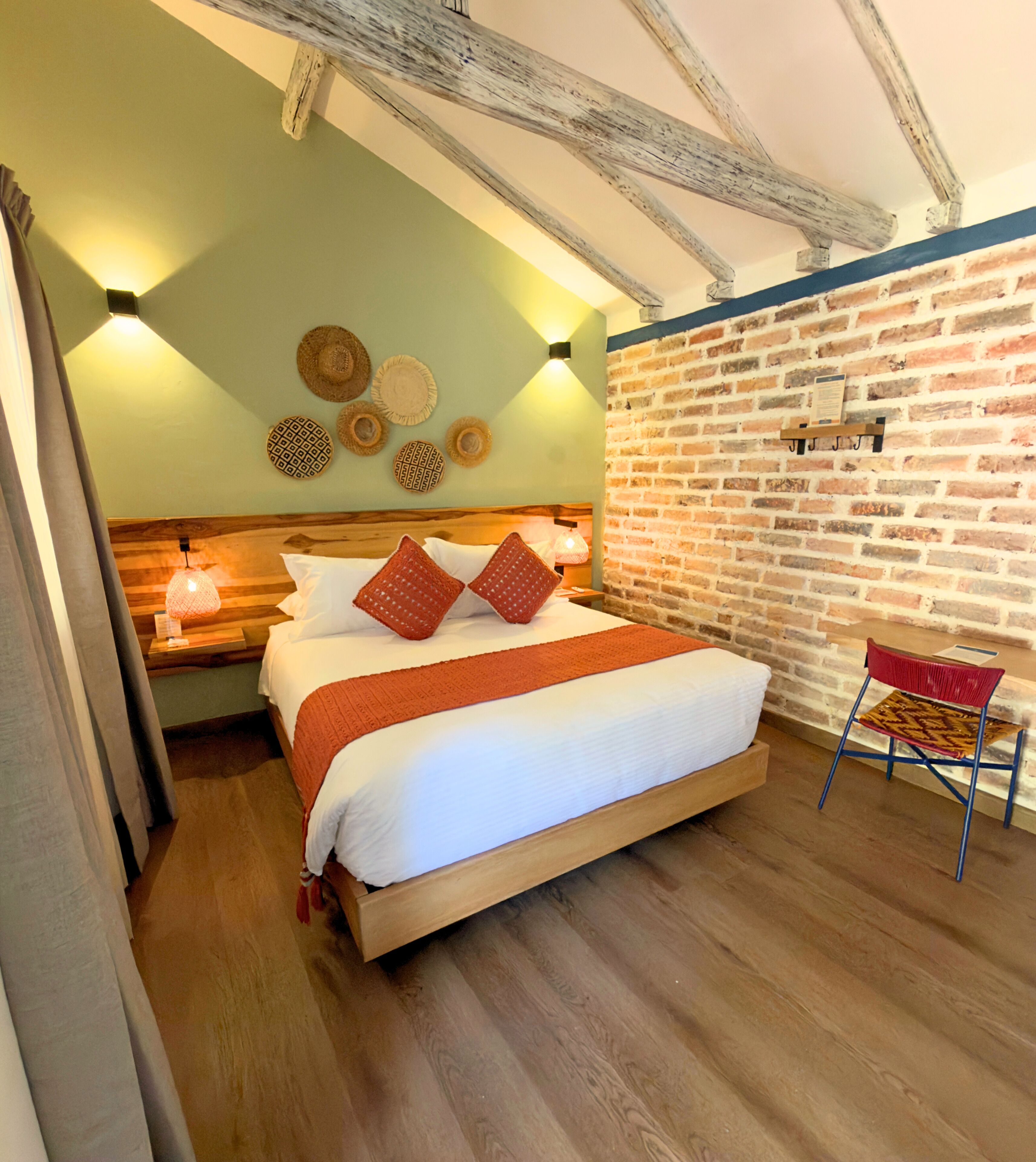 Deluxe Double Room, Courtyard View | Down comforters, desk, iron/ironing board (on request), WiFi (free)