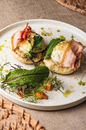 Free daily cooked-to-order breakfast