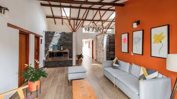 Coin salon dans le hall