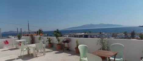 Breakfast, lunch, dinner served; local cuisine