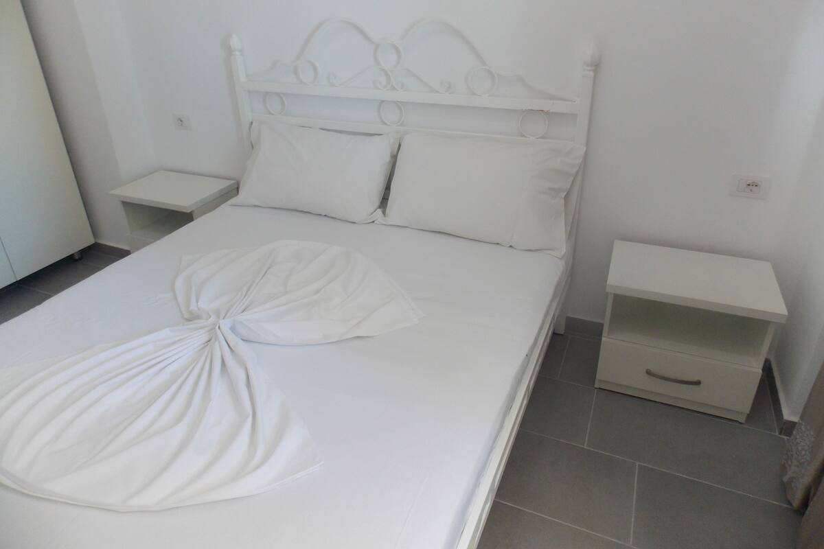 Apartment, Balcony, Partial Sea View | Soundproofing, WiFi (free)