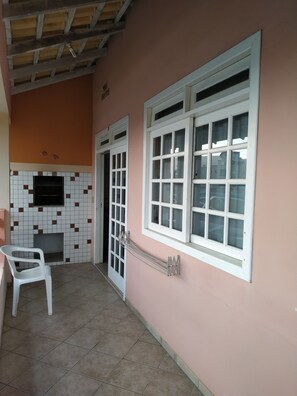 Apartamento, 1 quarto -Superior (N4) Ar Condicionado, churrasqueira | Balcony - Residencial Praia Bombas (Bombinhas)