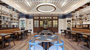 Morgenmadsbuffet hver dag (19 EUR pr. person)