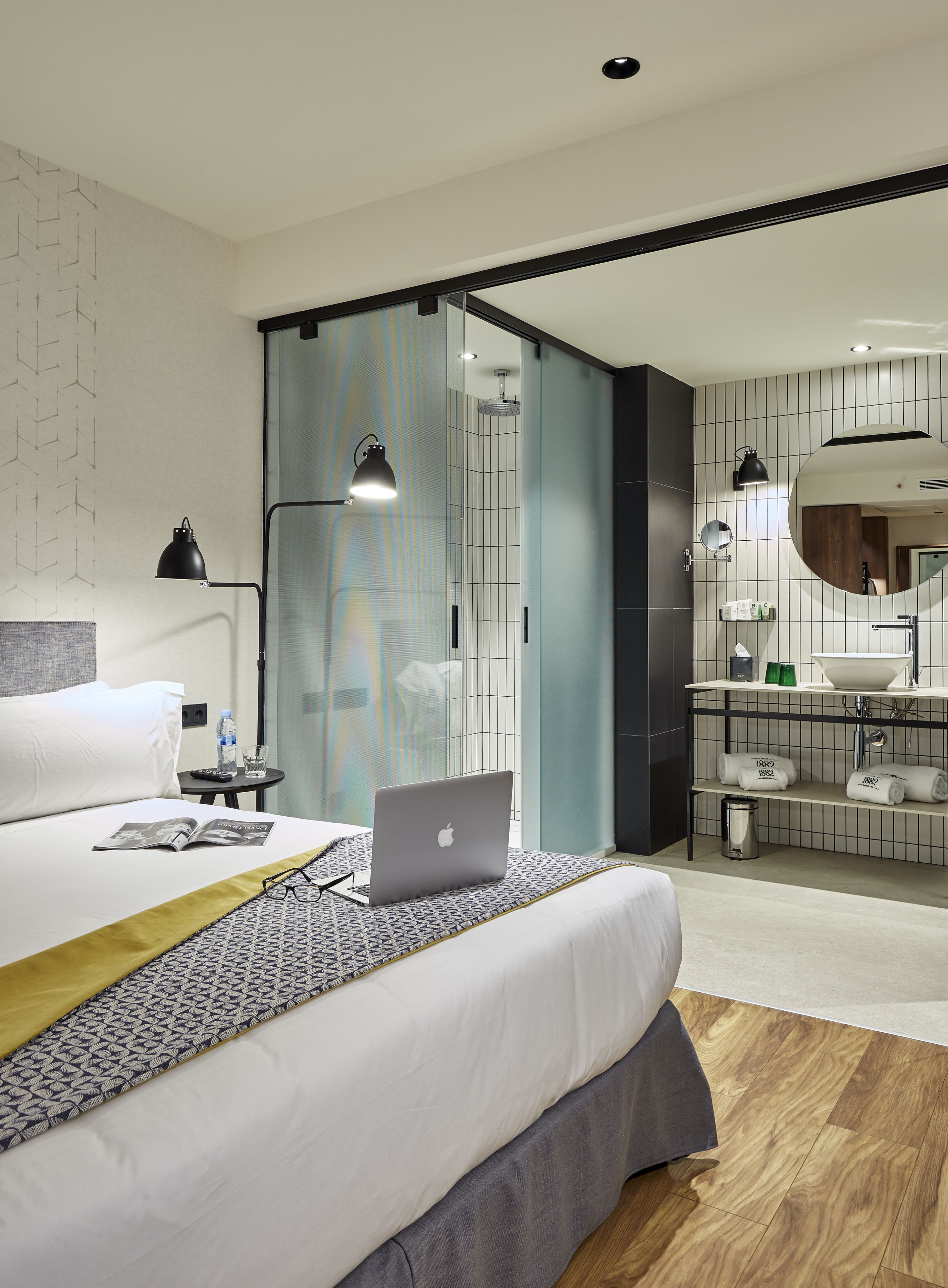 premium bedding, in-room safe, desk, laptop workspace