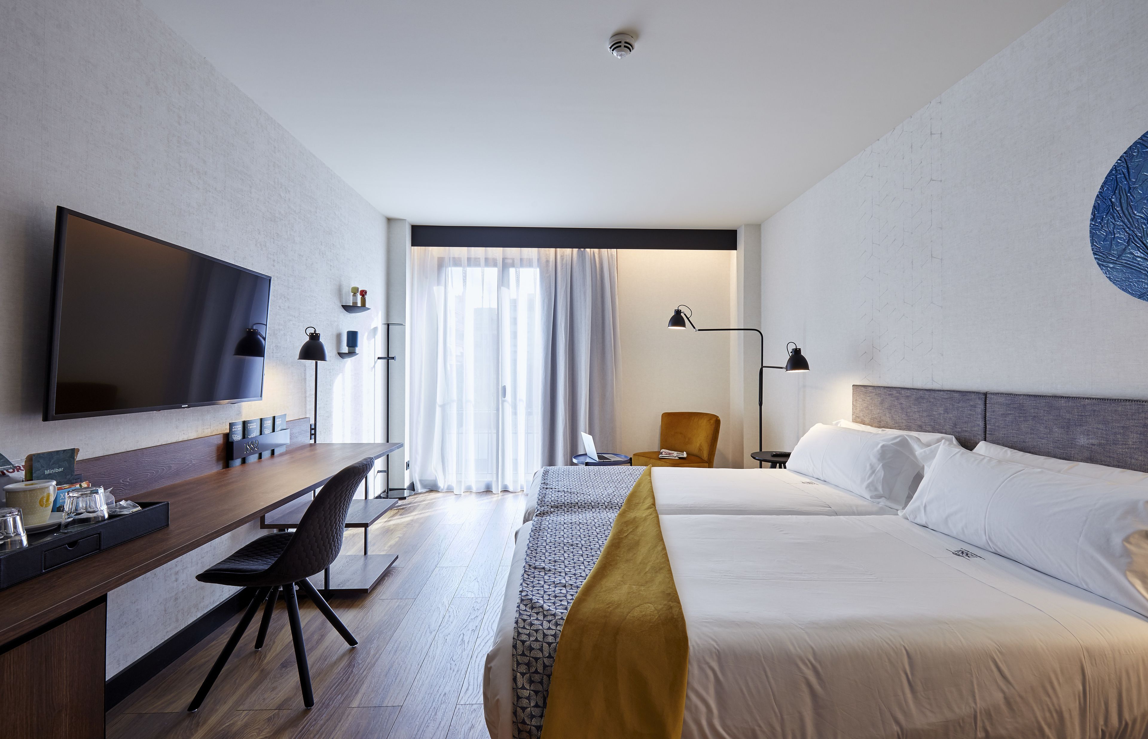 Executive Twin Room | Premium bedding, in-room safe, desk, laptop workspace