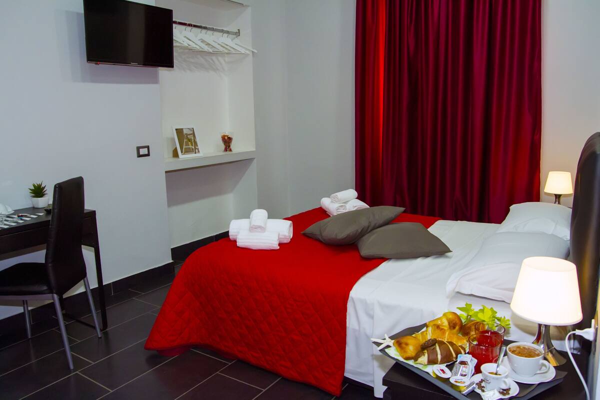 Double Room | Egyptian cotton sheets, premium bedding, down comforters, minibar