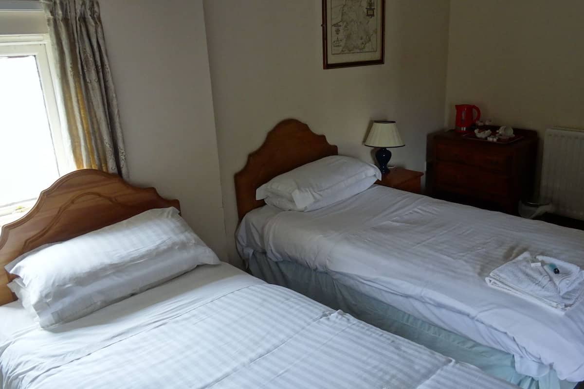 Tweepersoonskamer (Room 25/ Room 26) | Individueel gedecoreerd, gratis wifi, beddengoed