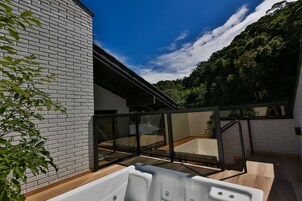 Royal Suite | Private spa tub