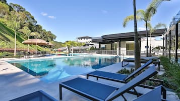 3 outdoor pools, pool umbrellas, sun loungers