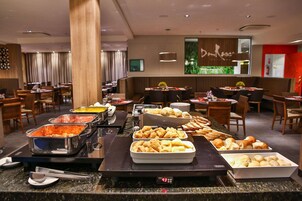 Desayuno bufé gratuito y diario