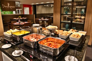 Desayuno buffet incluido todos los días 