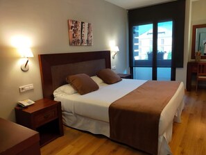 In-room safe, blackout drapes, soundproofing, free WiFi