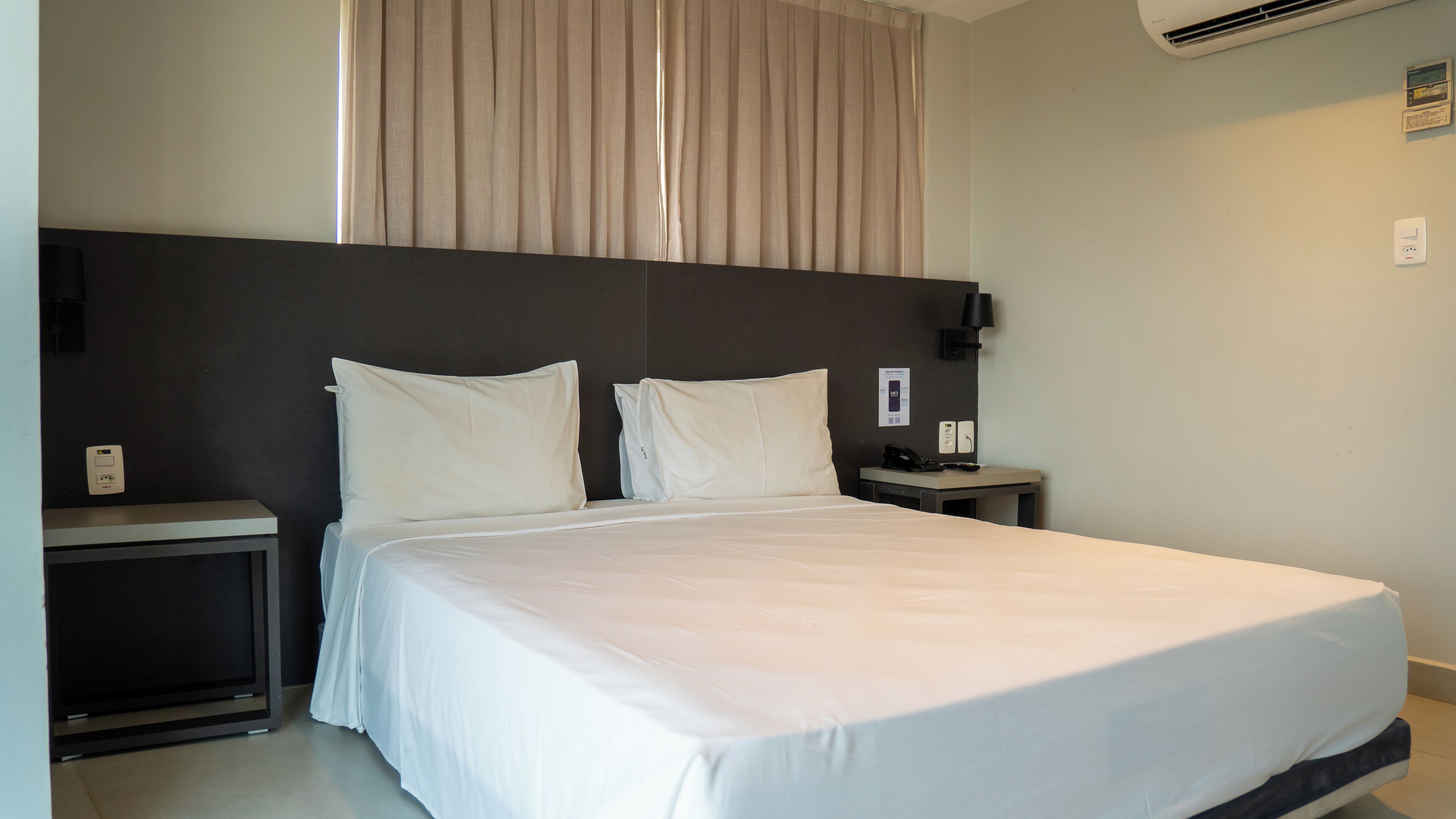 Superior Handicaped | 迷你吧、客房內保險箱、筆電工作空間、遮光布/窗簾