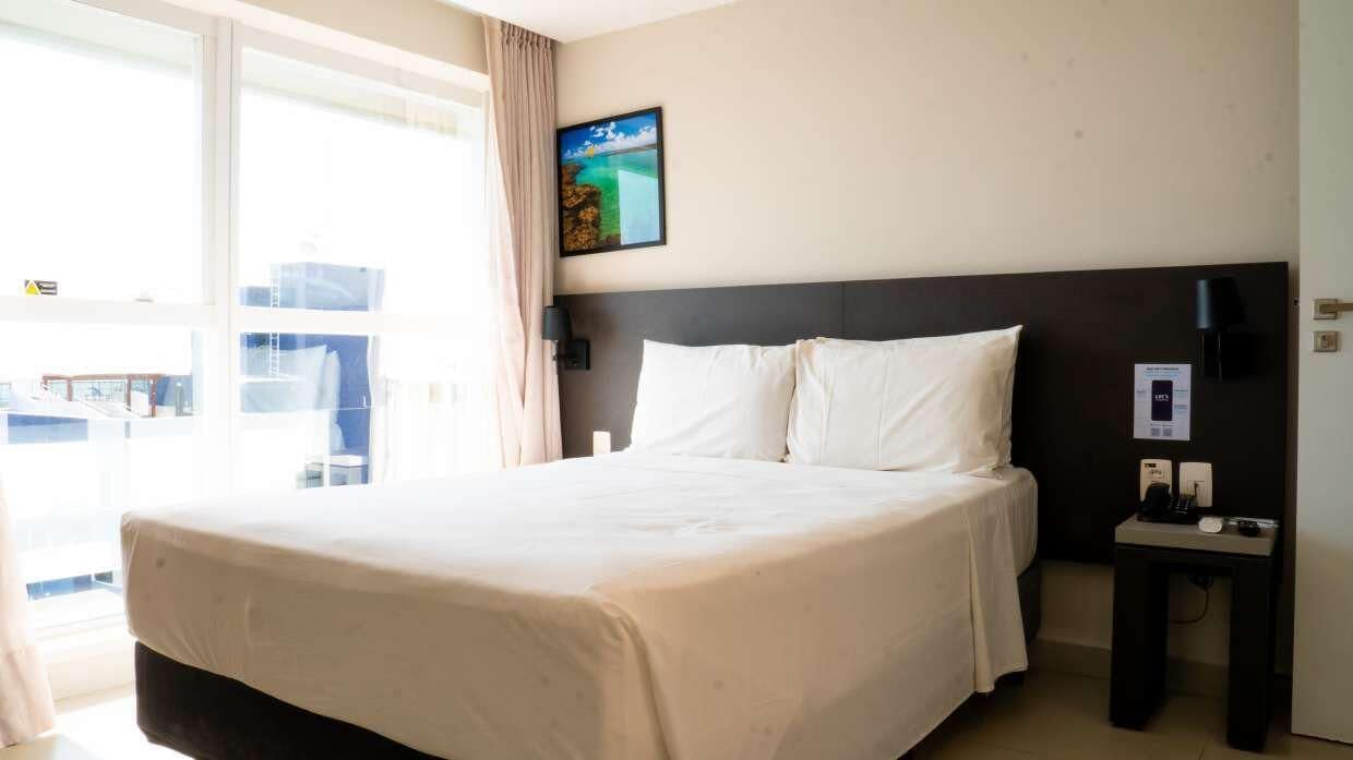 豪華雙人房, 1 張標準雙人床和 1 張沙發床 | 迷你吧、客房內保險箱、筆電工作空間、遮光布/窗簾